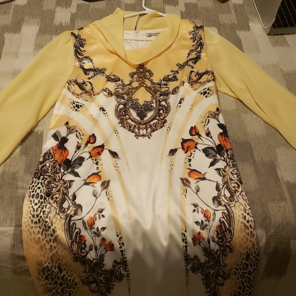 Yellow dress - Picture 2 of 4